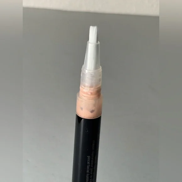 NEW Mary Kay facial highlighting pen .04 fl oz shade 1 highlighter makeup - Picture 4 of 4